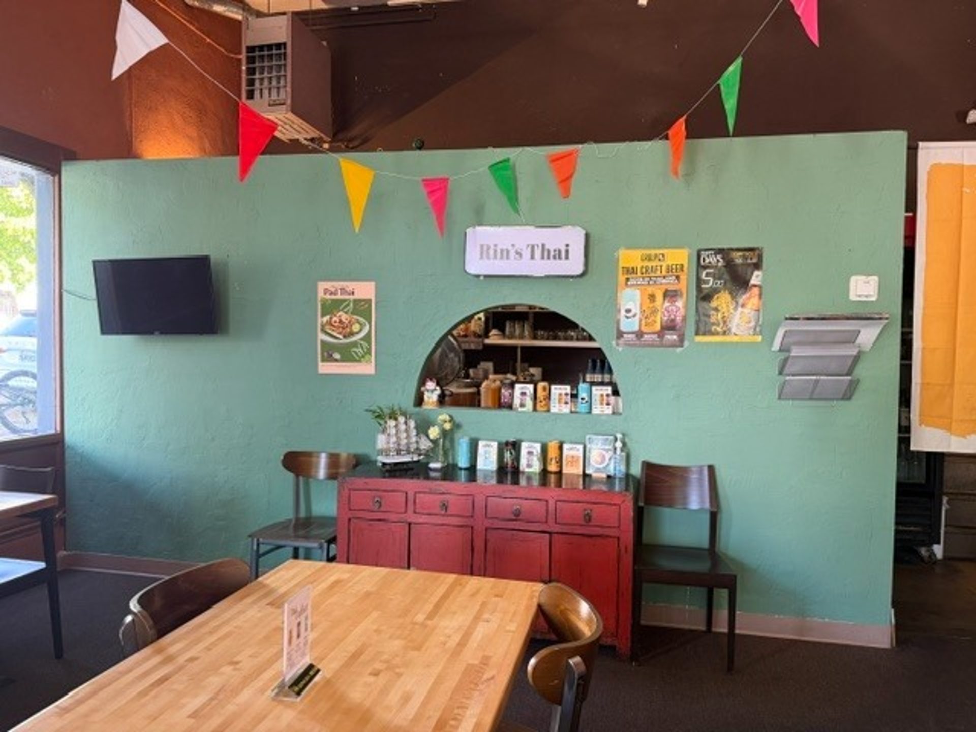 Casual Dining in a Welcoming Space